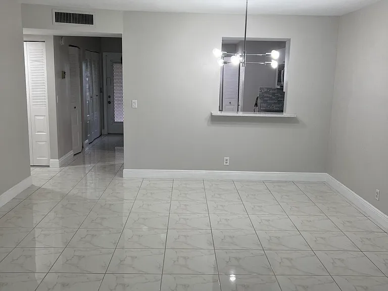 24 Abbey Ln #204 — Photo 10