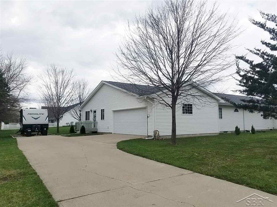 1st image of 6061 Foxwood Ct
