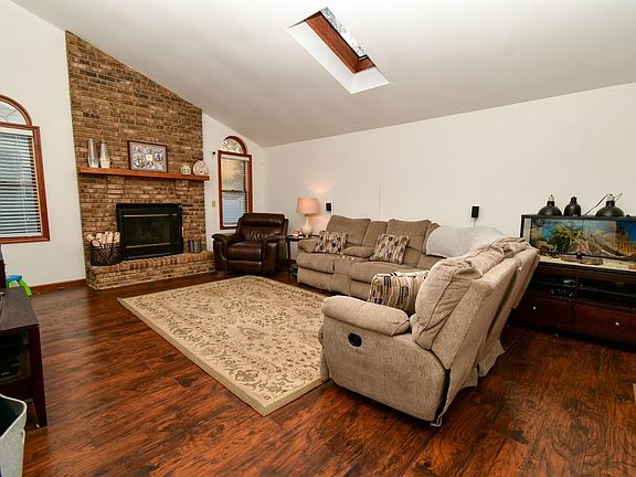 4th image of 8880 Verbena Ct