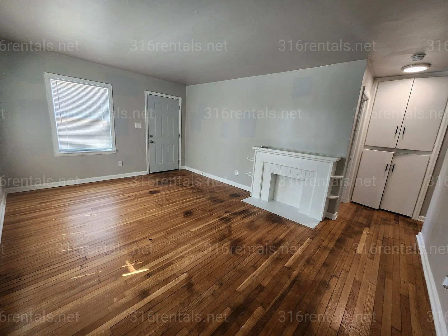 $695 - 1 bed 1 bath - Duplex — Photo 3