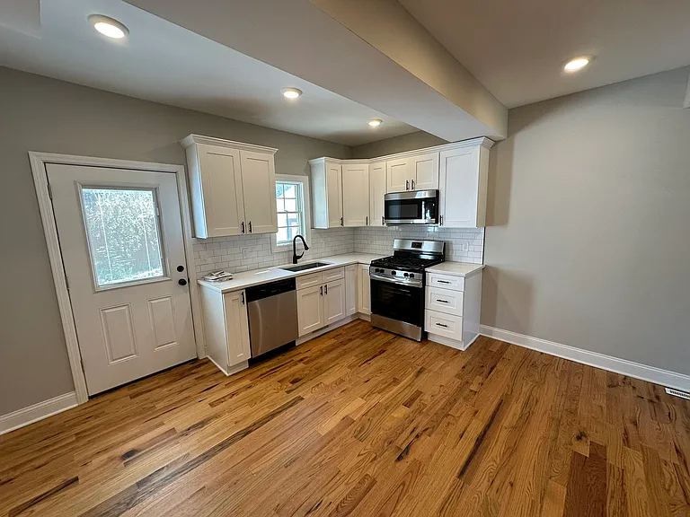 623 Tremont St #A — Photo 6