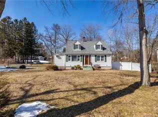 4 Terrie Rd, Farmington, CT 06032