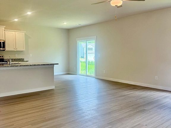 3rd image of 1695 Hidden Garden Ln