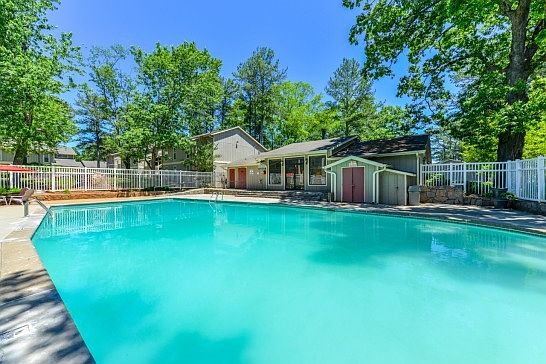 3rd image of 5400 Memorial Dr APT 7K