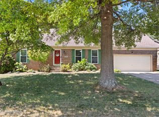 8303 Sunny Ridge Ct, Louisville, KY 40299