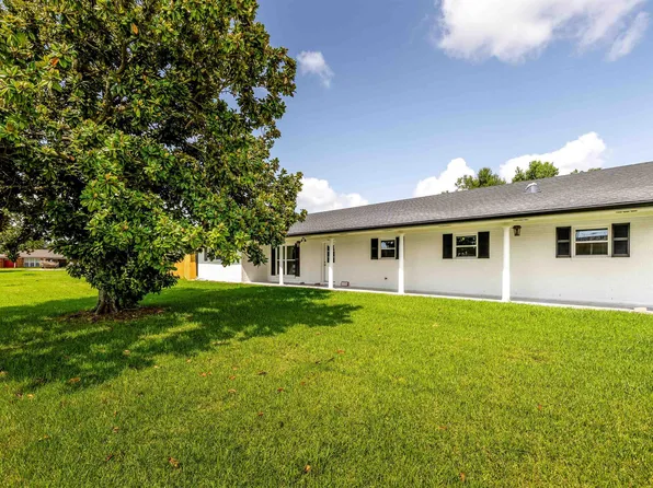 402 Stadium Dr, Houma, LA 70360