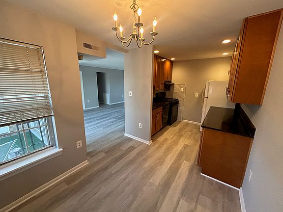 2nd image of 1942 Kennedy Dr APT 103