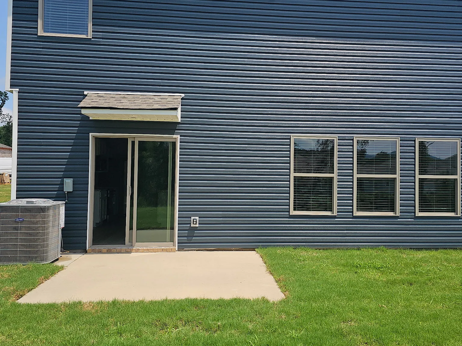 4 bed, 2.5 bath, 2065 sqft, $2,300 — Photo 2