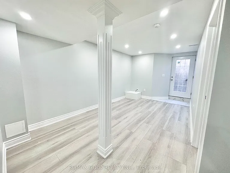 555 Settlers Rd W #BASEMENT — Photo 3