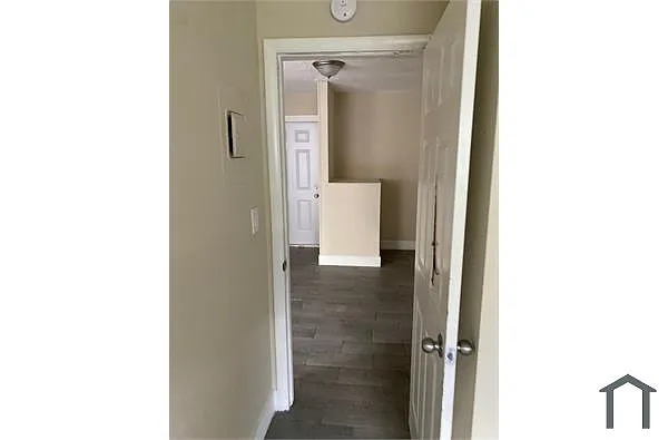 Building Photo - 1250 E Sample Rd #211