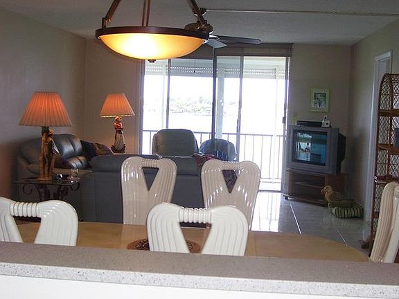 4th image of 7920 Sun Island Dr S APT 401