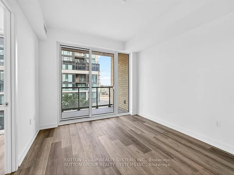 6 Chartwell Rd #402 — Photo 6