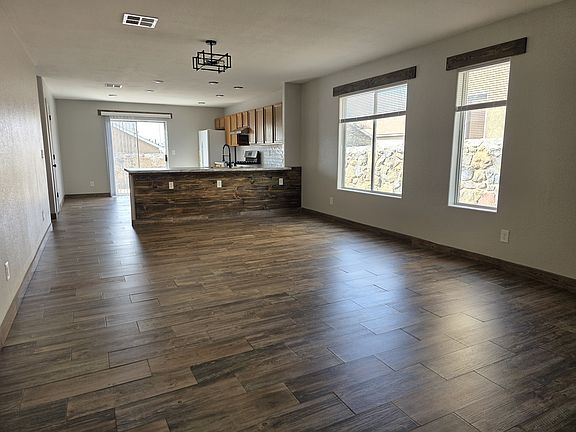 3rd image of 1133 Gunsight Peak Dr