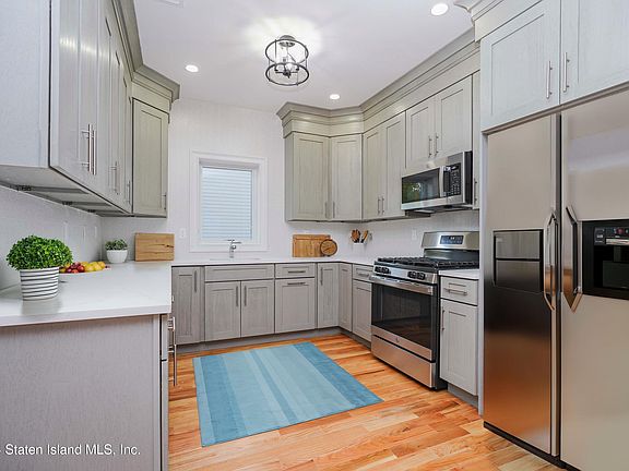5th image of 419 Edgegrove Ave