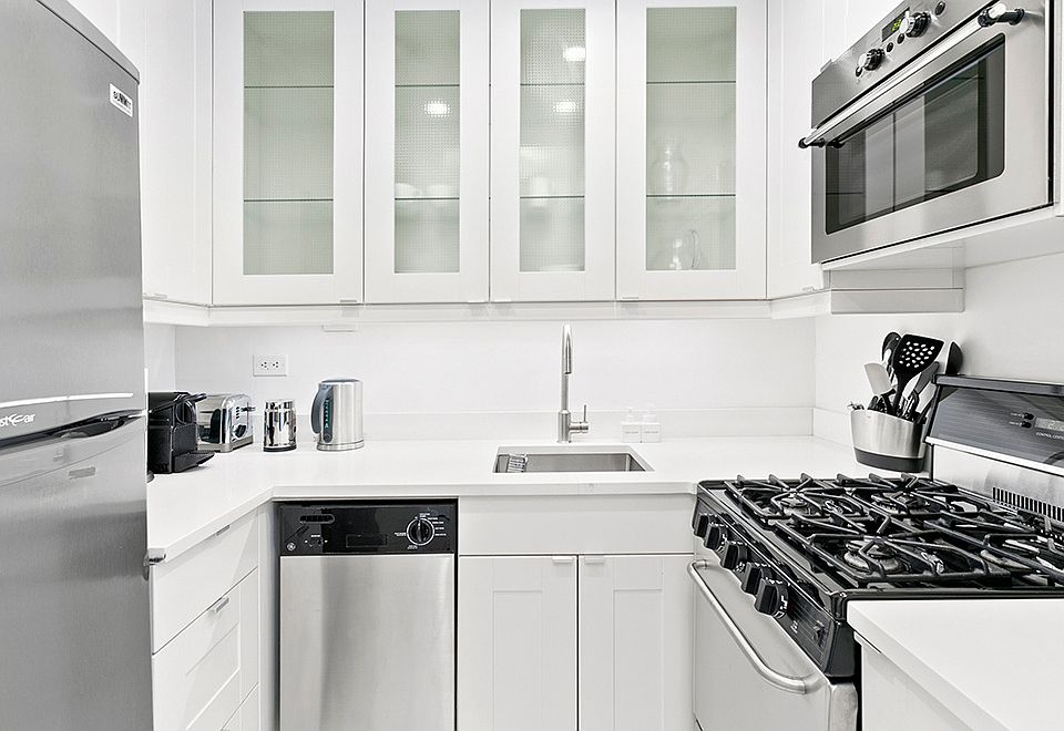 1st image of 301 E 66th St APT 10B