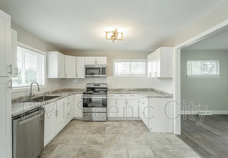 1375 Orbit Dr — Photo 26