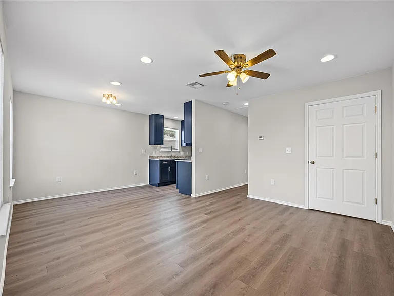 2615 Ektom Dr #C — Photo 9
