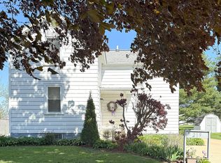 219 N Sycamore St, Franklin Grove, IL 61031