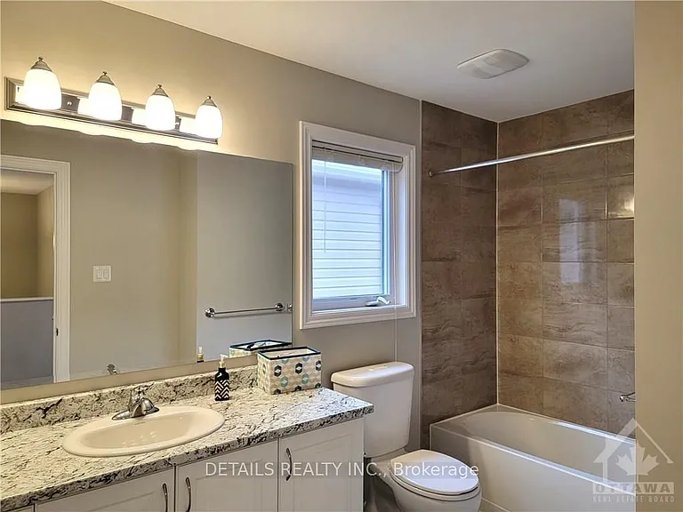 251 Saddleback Cres — Photo 29
