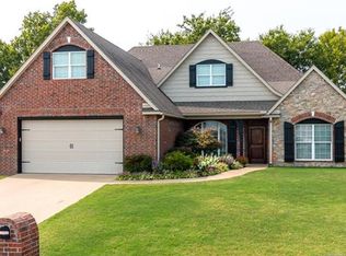 25130 Shade Tree Pl, Claremore, OK 74019