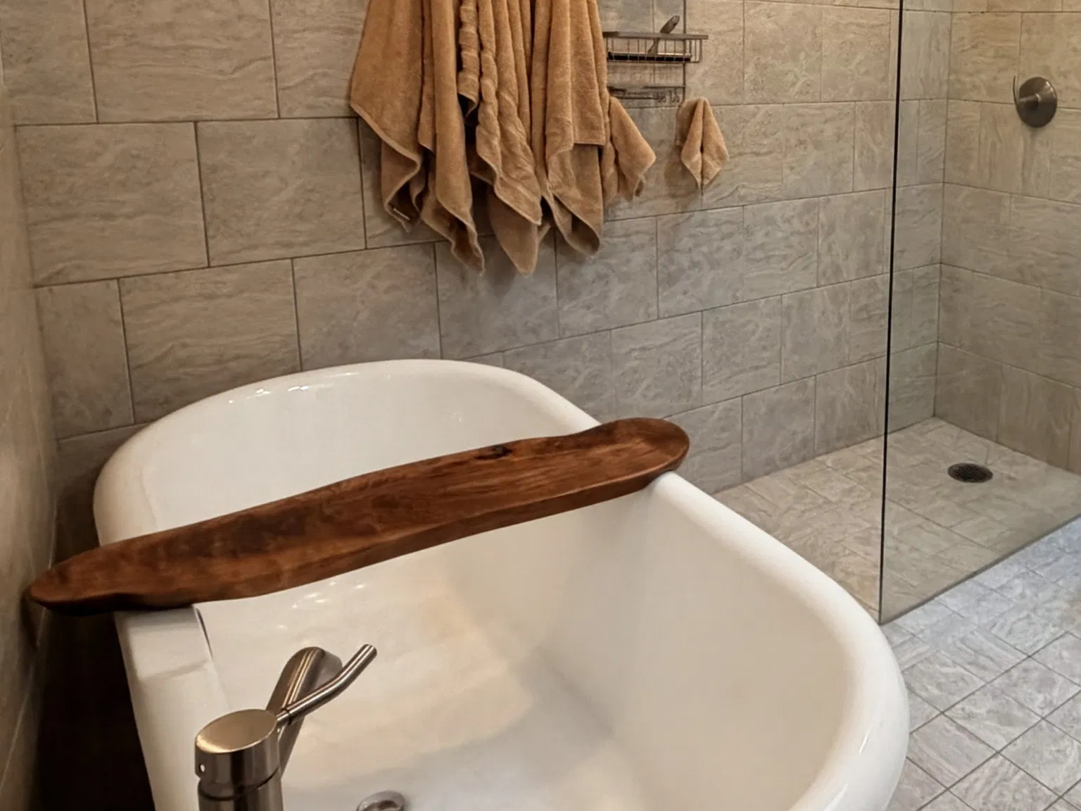 3 bed, 1800 sqft, $4,100 — Photo 3