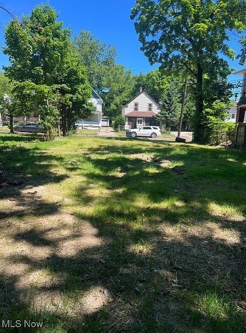 2nd image of 9515 Larnder Ave