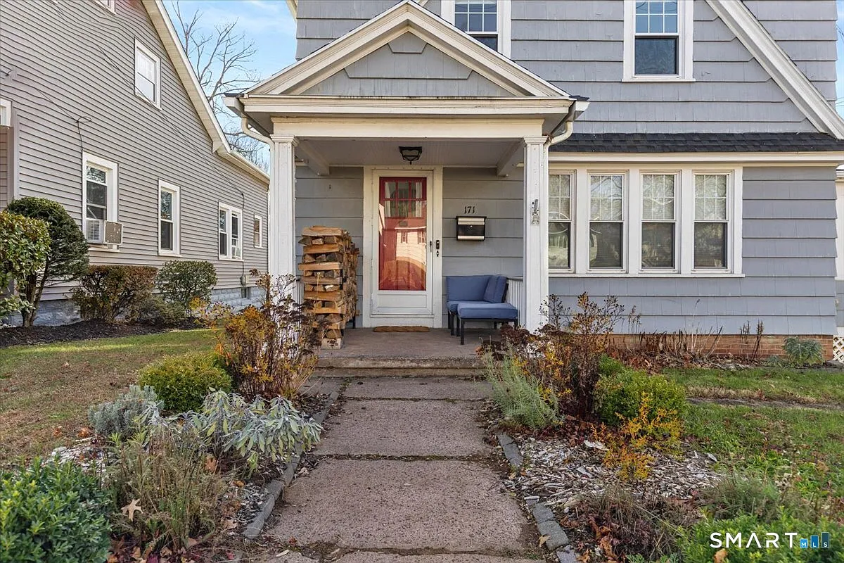 3 bed, 1.5 bath, 1468 sqft, $2,750 — Photo 1