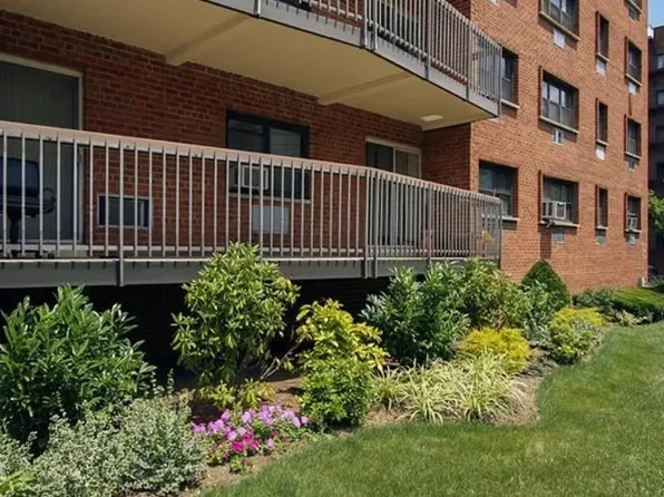Heritage Hills, 411 Westchester Ave APT 4V, Pt Chester, NY 10573