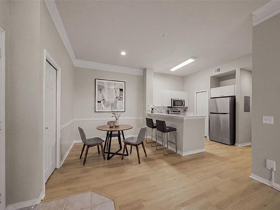 4th image of 5152 NORTHRIDGE ROAD #304