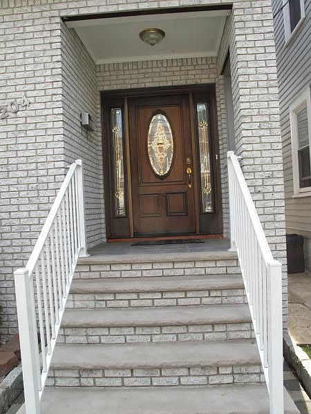 2nd image of 204 Orchard St