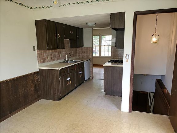 5th image of 153 Crescent Ave