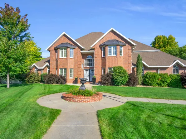 6 21st Avenue Pl, Kearney, NE 68845