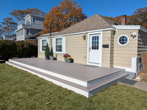 52 Raymond St, Manchester, MA 01944