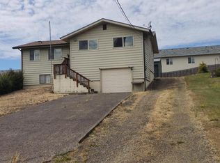 203 1st St, Garibaldi, OR 97118