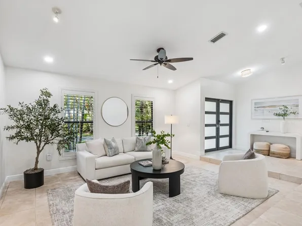 7935 SW 155th St, Palmetto Bay, FL 33157