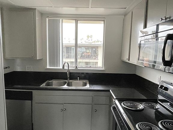 3rd image of 11 S Termino Ave APT 312