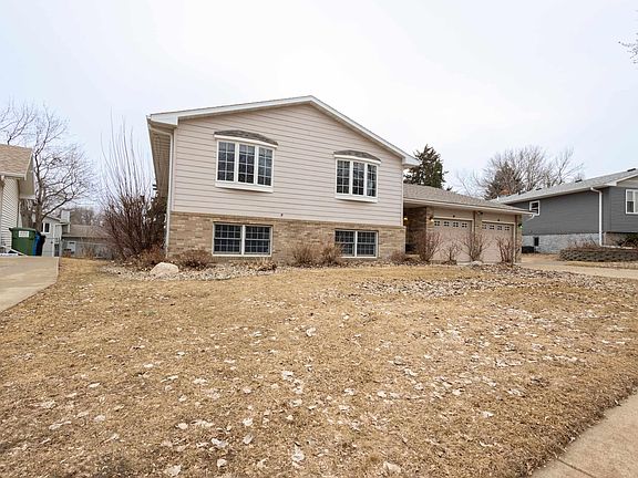 3rd image of 5909 W Chadwick Pl