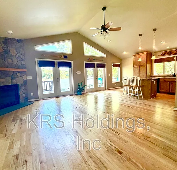 477 Westwood Rd — Photo 3