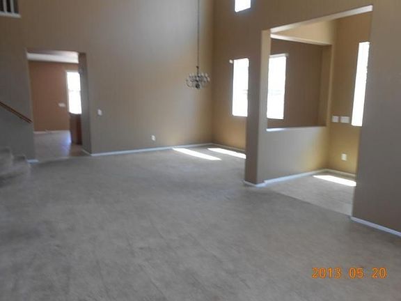 048-542911-living-22393626