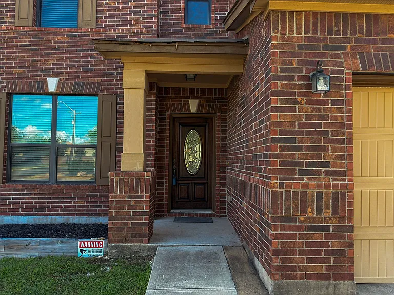 2250 Howry Dr — Photo 2