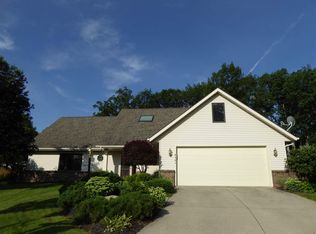 8301 Hawk Spring Hl, Fort Wayne, IN 46825