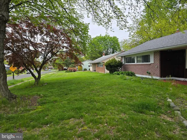 2861 Garfield Ln, Feasterville, PA 19053