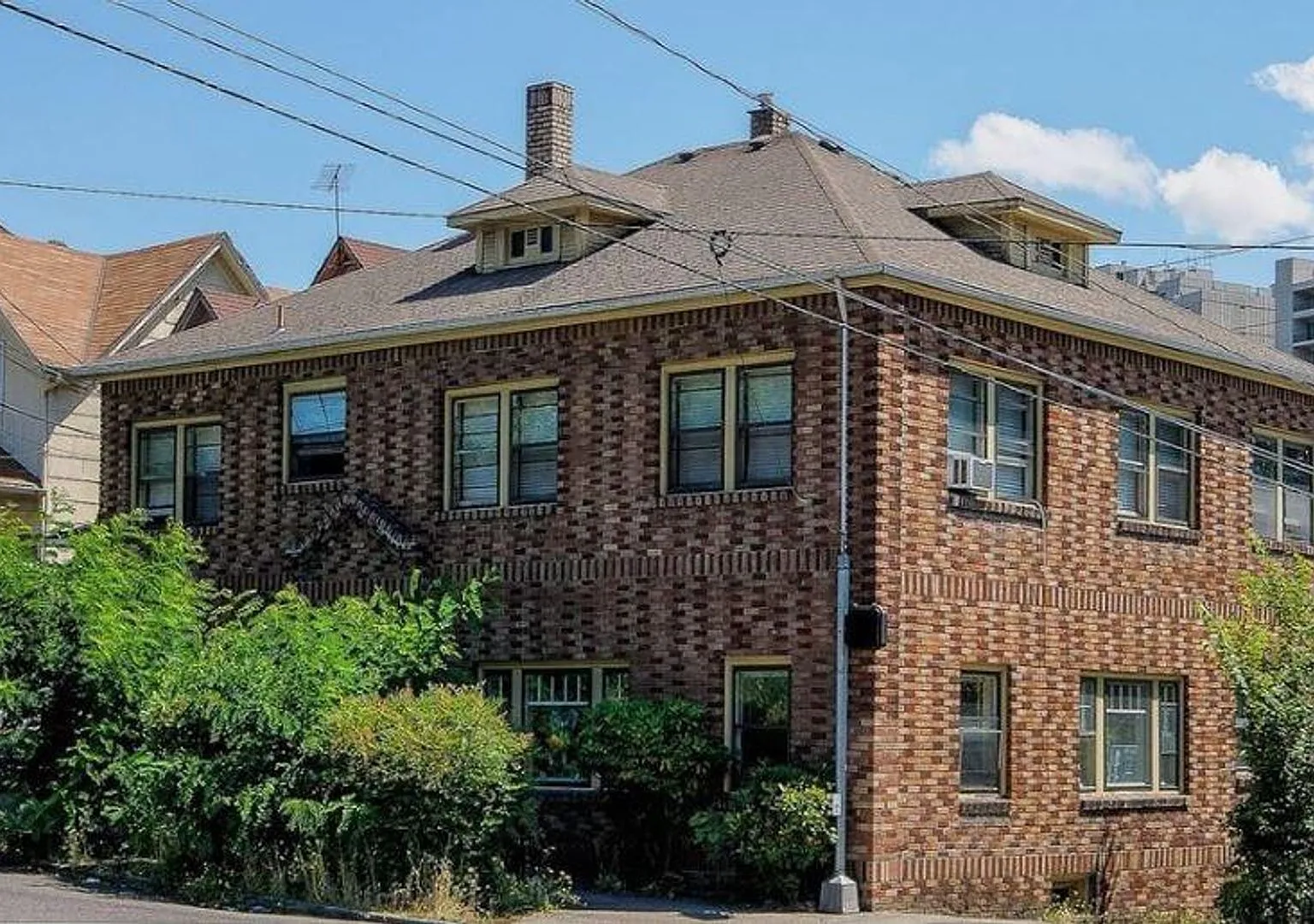 2442 SW 5th Avenue ~ Charming Vintage 4-Plex — Photo 1