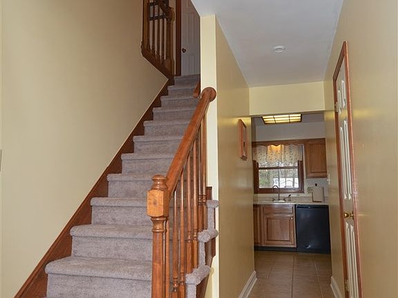 4th image of 8 Woods Way