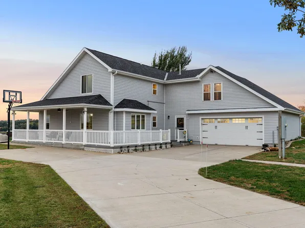 3301 Merrick Pl, Missouri Valley, IA 51555