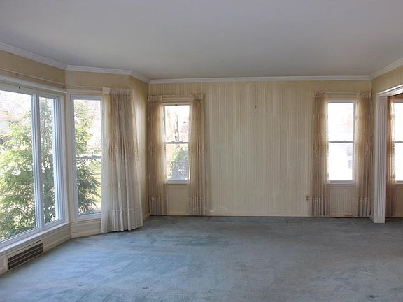 2nd image of 2339 Loyola Rd