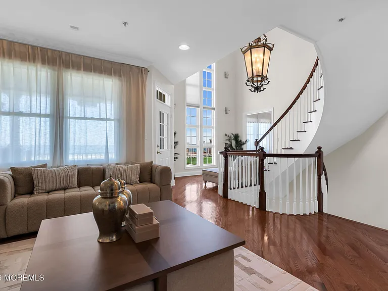 22 McKinley St — Photo 9