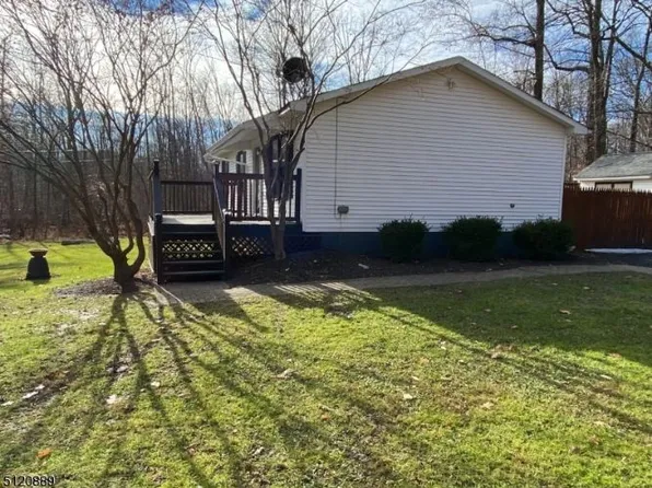 20 E Brook Ln, Newton, NJ 07860