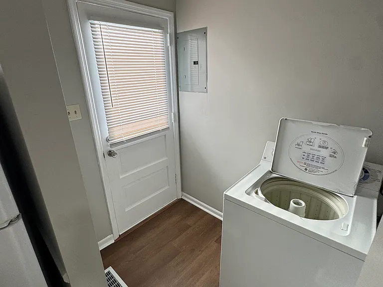1724 Silver Ln — Photo 22