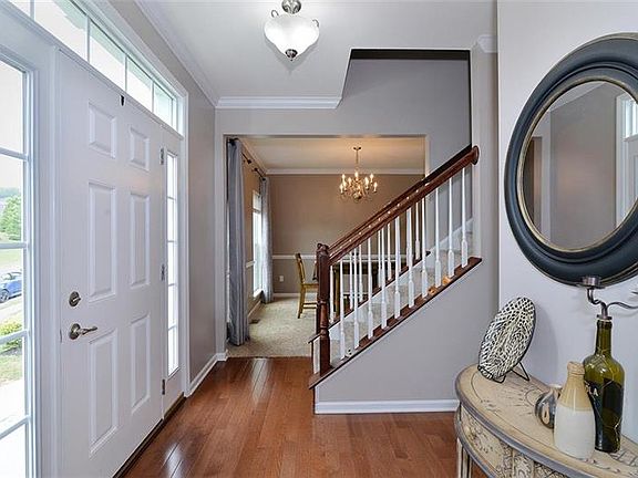 3rd image of 100 McIntosh Dr